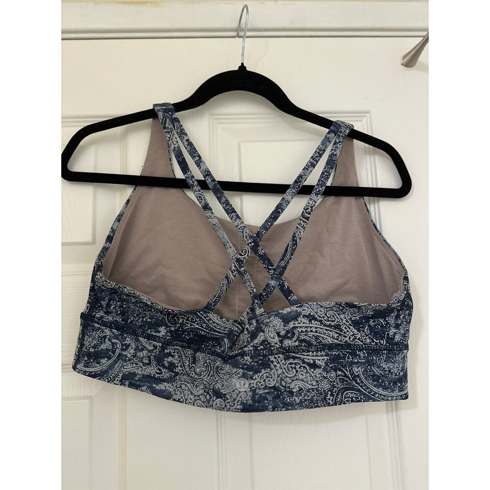Gently Used Lululemon Sz 12 Energy Bra in Antique Paisley White/Blue $68 MSRP - Picture 2 of 6